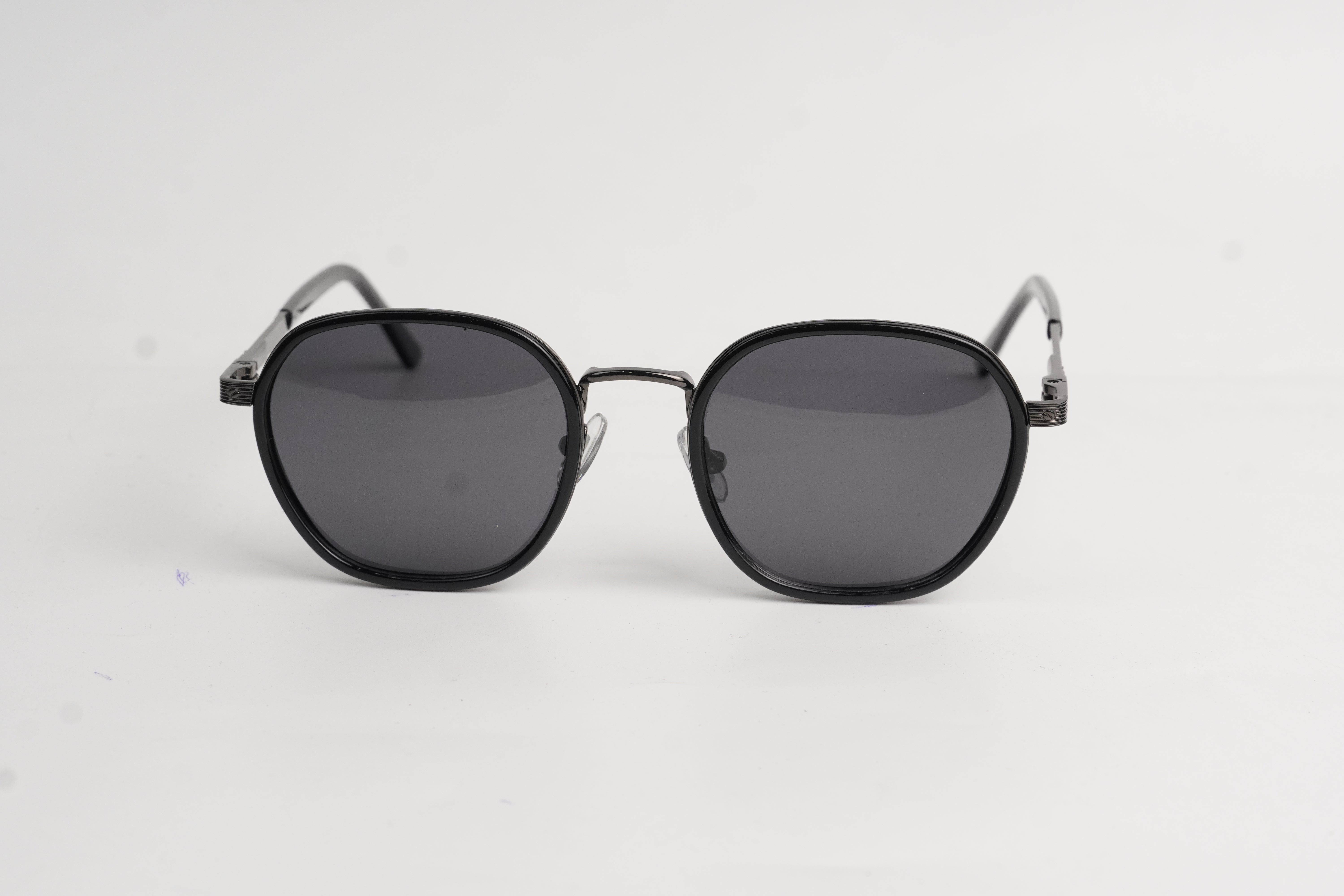 PILOT-Square-Metal-Black-Sunglasses