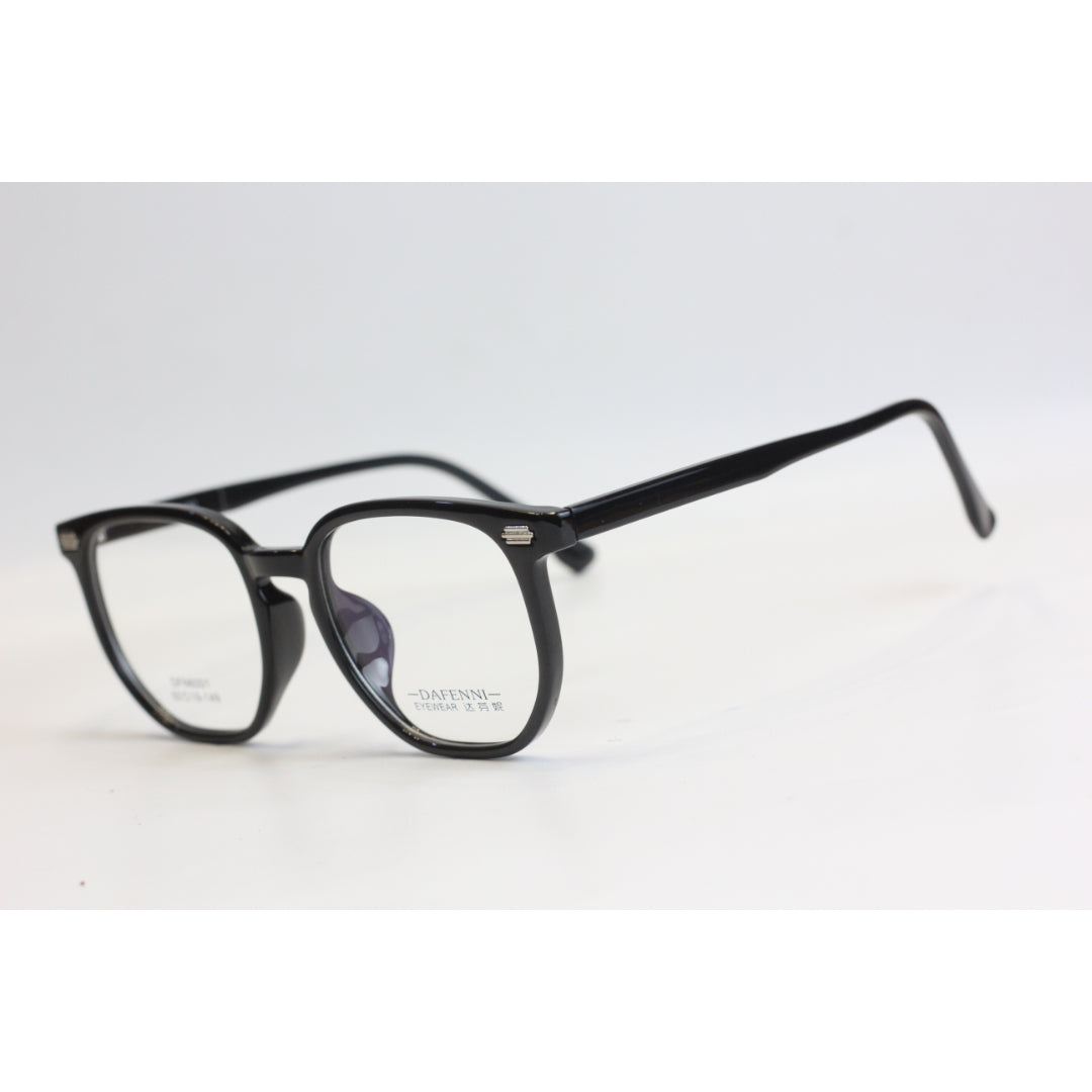 Eyewear in pakistan