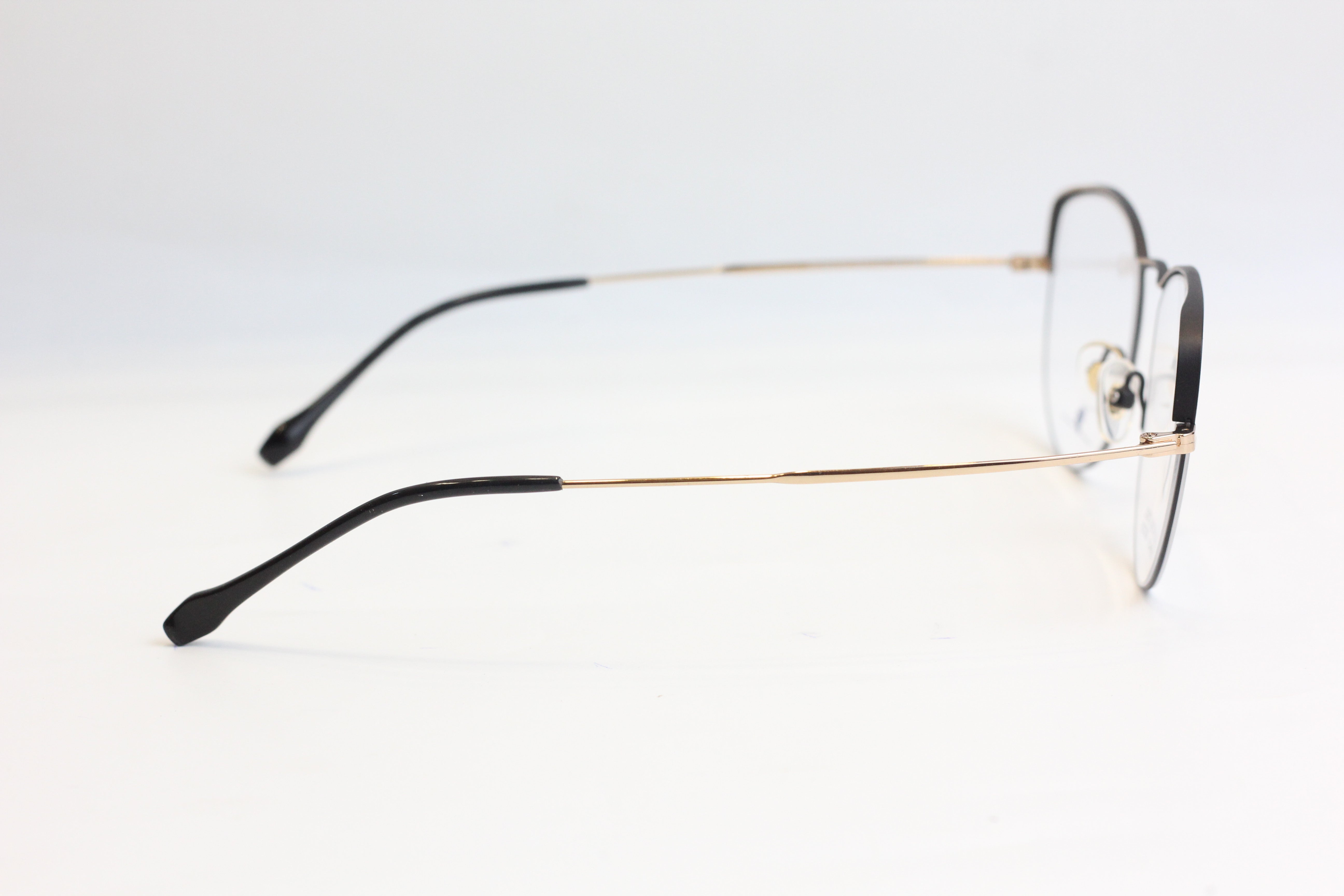 Slim&sleek-0047-Semi Round-Black-Gold-Metal