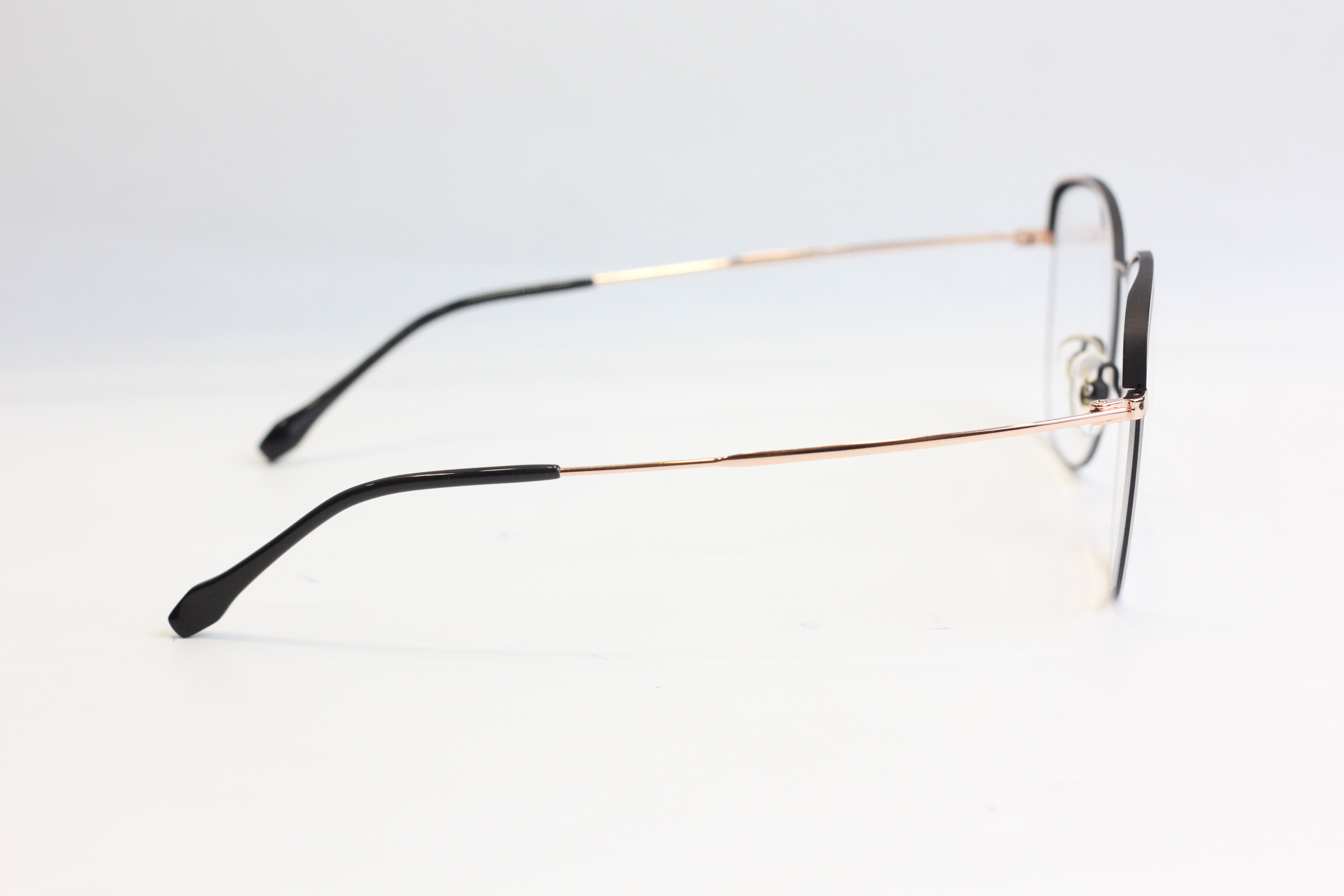 Slim&sleek-0047-Square-Black-Gold-Metal